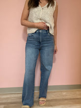 Load image into Gallery viewer, hidden medium dark straight jeans with frayed hem