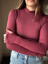 Load image into Gallery viewer, burgundy ribbed mock neck with thumb holes