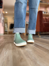 Load image into Gallery viewer, sage waterproof adventure boot