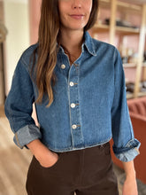 Load image into Gallery viewer, 90s cropped denim shirt