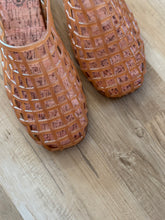 Load image into Gallery viewer, natural jelly mesh slip-on sandal