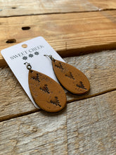 Load image into Gallery viewer, sweet creek summit mini leather teardrop earrings