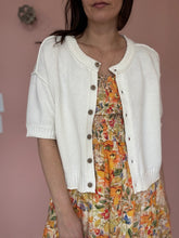 Load image into Gallery viewer, cream half sleeve button cardi