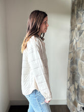 Load image into Gallery viewer, soft cream quilted jacket