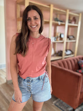 Load image into Gallery viewer, button fly light denim shorts
