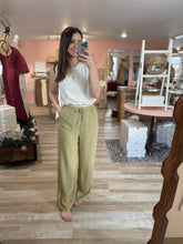 Load image into Gallery viewer, oat sugarloaf elastic hem tank