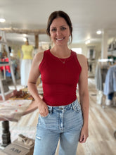Load image into Gallery viewer, red ribbed foundation tank