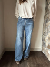 Load image into Gallery viewer, judy blue medium retro wide leg