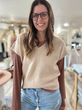 Load image into Gallery viewer, latte v-neck short sleeve sweater