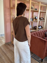 Load image into Gallery viewer, classic brown cotton cuffed tee