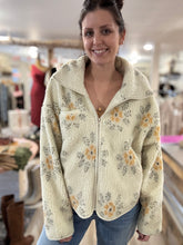 Load image into Gallery viewer, cream daisy zip sherpa