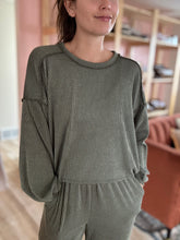 Load image into Gallery viewer, vintage olive ribbed pants