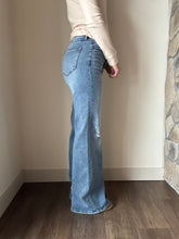 Load image into Gallery viewer, hidden medium distressed comfort flare