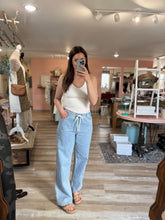 Load image into Gallery viewer, light wash ultra comfy wide leg jeans