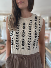 Load image into Gallery viewer, oatmeal+black chunky stitch vest