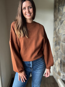 rust on a stroll ribbed pullover