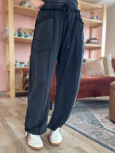 Load image into Gallery viewer, onyx mineral washed barrel pants | S-3XL