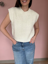 Load image into Gallery viewer, oat chunky hand-knit tank