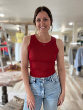 Load image into Gallery viewer, red ribbed foundation tank