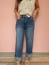 Load image into Gallery viewer, hidden medium dark straight jeans with frayed hem