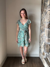 Load image into Gallery viewer, green print flutter dress