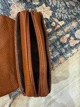 Load image into Gallery viewer, scout whipstitch crossbody bag | cinnamon + black