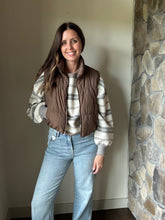 Load image into Gallery viewer, mocha puffer vest