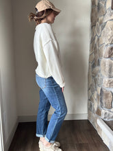 Load image into Gallery viewer, judy blue mid rise vintage wash boyfriend jean