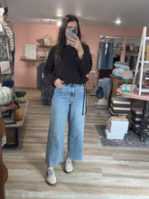 Load image into Gallery viewer, hidden medium light high waist cropped wide leg jeans