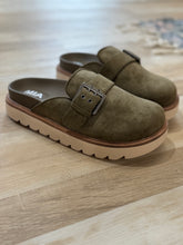 Load image into Gallery viewer, khaki suede clog