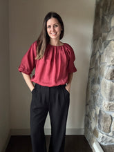 Load image into Gallery viewer, wine flowy half sleeve top