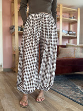 Load image into Gallery viewer, portia mocha dot harem pant