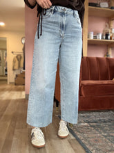 Load image into Gallery viewer, hidden medium light high waist cropped wide leg jeans
