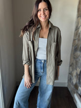 Load image into Gallery viewer, olive cotton button down shirt