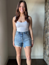 Load image into Gallery viewer, hidden sofie medium light mom shorts