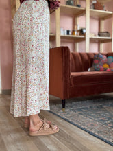 Load image into Gallery viewer, natural rose floral skirt