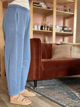 Load image into Gallery viewer, kinsey light denim barrel sweatpants