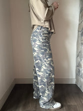 Load image into Gallery viewer, hidden baggy camo pants