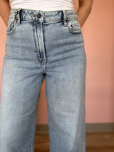 Load image into Gallery viewer, hidden medium light high waist cropped wide leg jeans