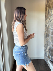 risen high rise side slit fray denim shorts