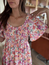 Load image into Gallery viewer, coral floral sweetheart flutter sleeve maxi