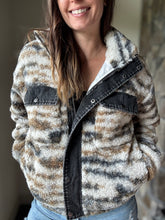 Load image into Gallery viewer, cream+brown sherpa jacket with black denim detailing