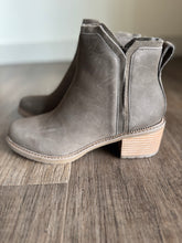Load image into Gallery viewer, TOMS canteen hailey ankle boot