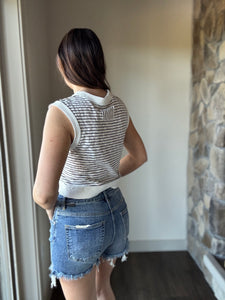 risen high rise side slit fray denim shorts