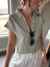 Load image into Gallery viewer, green stripe collared top