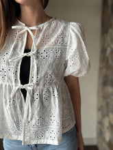 Load image into Gallery viewer, sunday stroll white eyelet front tie top