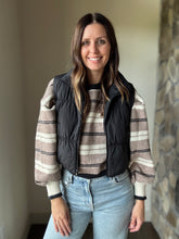Load image into Gallery viewer, black puffer vest