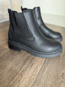 blowfish black chelsea boot