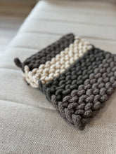 Load image into Gallery viewer, crochet color block pot holder | 2 styles
