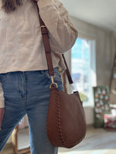 Load image into Gallery viewer, whipstitch trim saddle bag | 2 colors